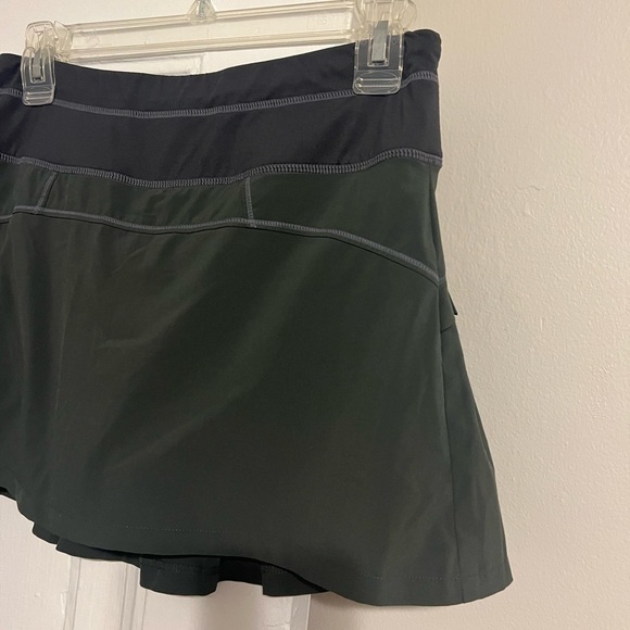 Athleta Runaround Skort Tennis Skirt Charcoal Gray XS - Picture 3 of 9